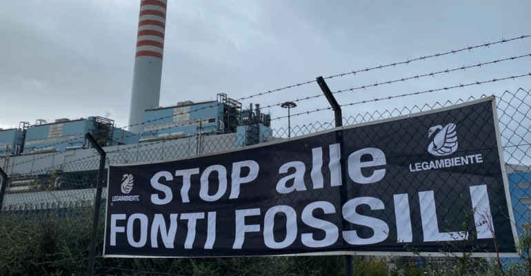 Fermiamo la corsa al gas