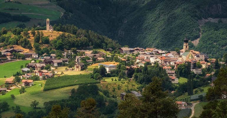 BeComE, “Dai borghi alle comunità energetiche”: parte il progetto di Legambiente, Kyoto Club e Azzero CO2