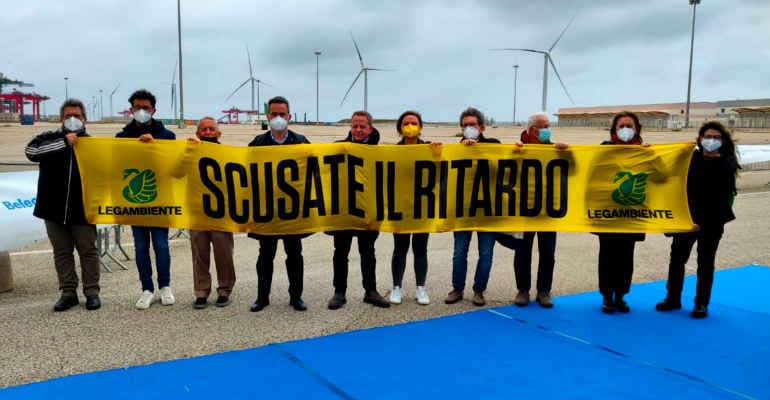 Taranto, inaugurato il primo parco eolico off-shore d’Italia