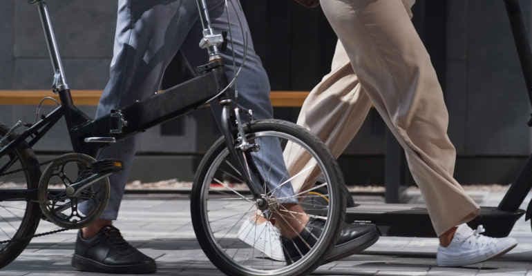 Mobilità urbana, FOCUS2R: cresce l’attenzione dei Comuni sulle 2 ruote ma resta lo strapotere delle auto nelle città