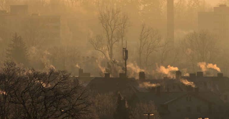 In copertina sulla Nuova Ecologia di febbraio “Malati di smog”