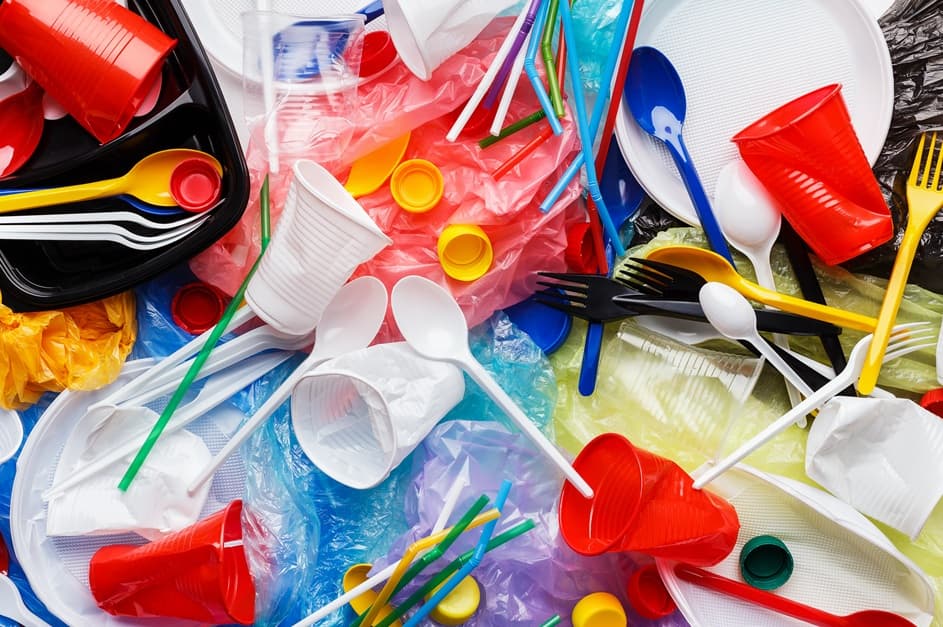 Decreto PNRR è legge. Tra le novità anche i requisiti per le stoviglie riutilizzabili