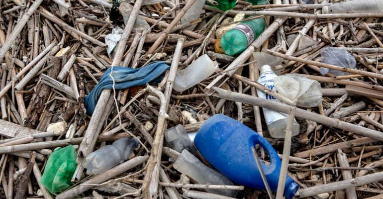 In rete contro un mare di plastica