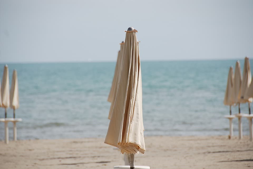 Sostenibilità ambientale, accessibilità, qualità e sicurezza degli stabilimenti balneari