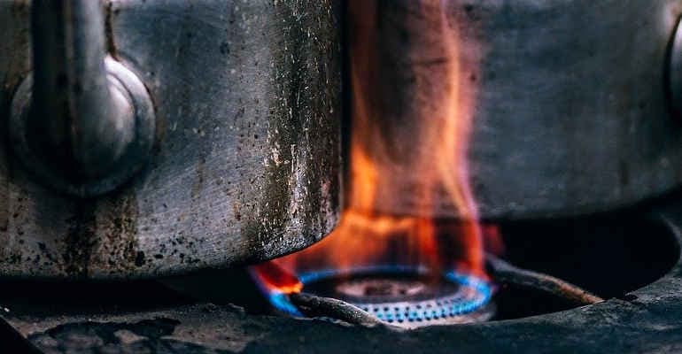 “La decarbonizzazione in Italia non passa per il gas”. Ecco il nuovo dossier di Legambiente