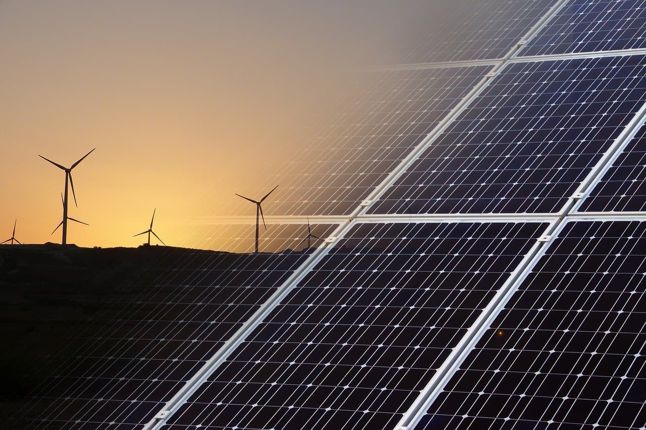 Rincari elettricità e gas: il commento di Greenpeace, Legambiente e WWF