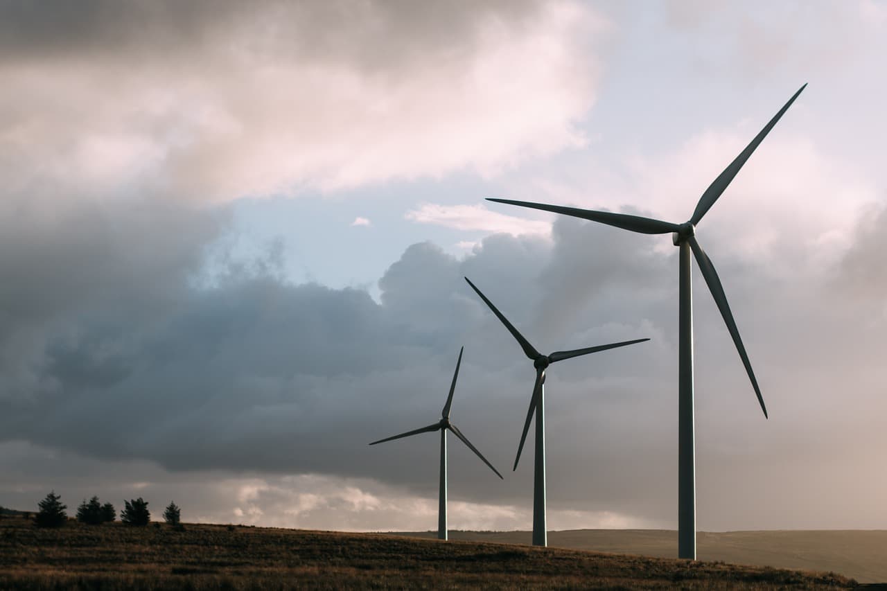 Parchi del vento: la prima guida turistica dedicata ai parchi eolici italiani