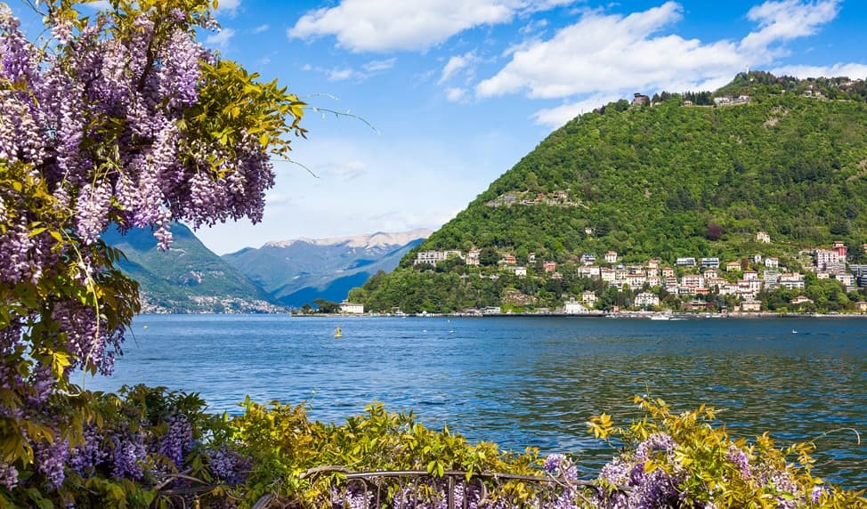 Vista panoramica del lago di Como