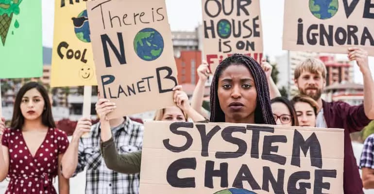 La politica climatica italiana inadeguata a fronteggiare la crisi