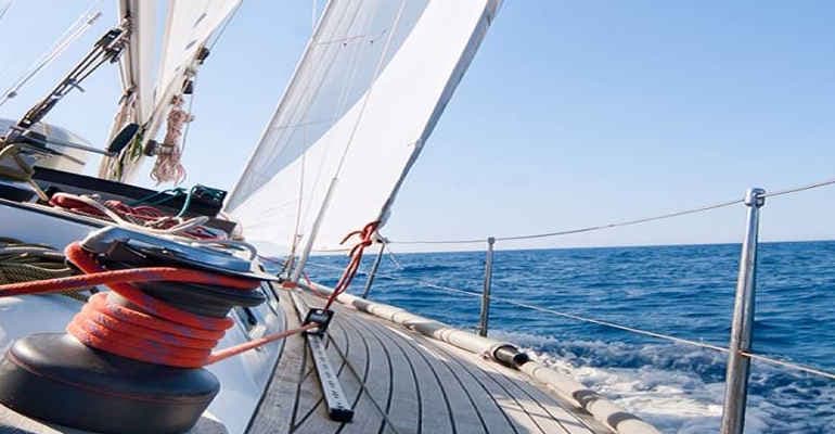 Navighiamo a “Vele Spiegate”