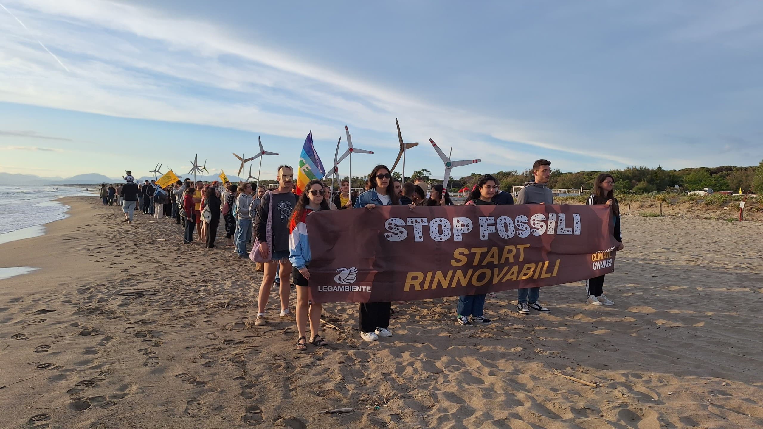 In Italia 110 eventi meteo estremi da inizio 2025. Flash mob allo YCM