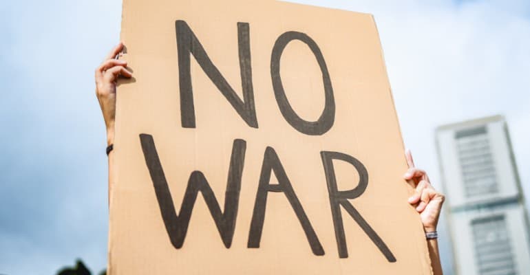 Vogliamo pace, dialogo, giustizia. Il 21 giugno arginiamo la follia