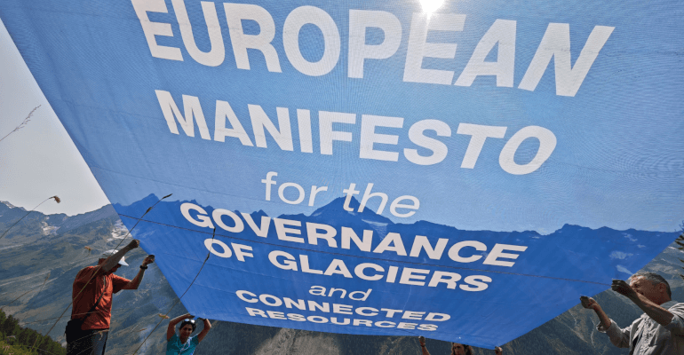 Crollo ghiacciaio Birch: flash mob di Carovana dei ghiacciai