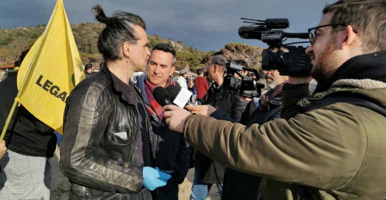 Piero Pelù e Legambiente mercoledì 5 febbraio a Sanremo per liberare la spiaggia dai rifiuti