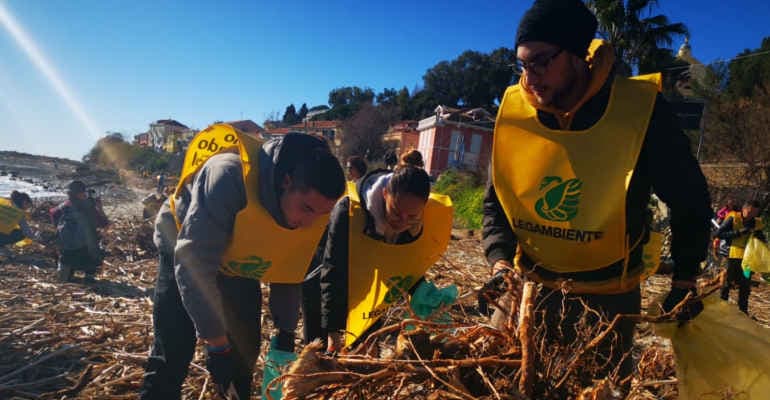 Sanremo Clean beach tour con Pelù e Legambiente