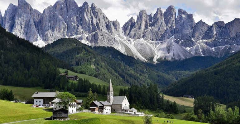 Rapporto Carovana delle Alpi, Bandiere Verdi e Nere 2020: assegnati da Legambiente i vessilli sulla sostenibilità nell’arco alpino