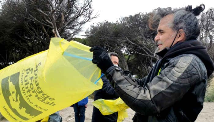 Clean Beach Tour con Piero Pelù in Toscana