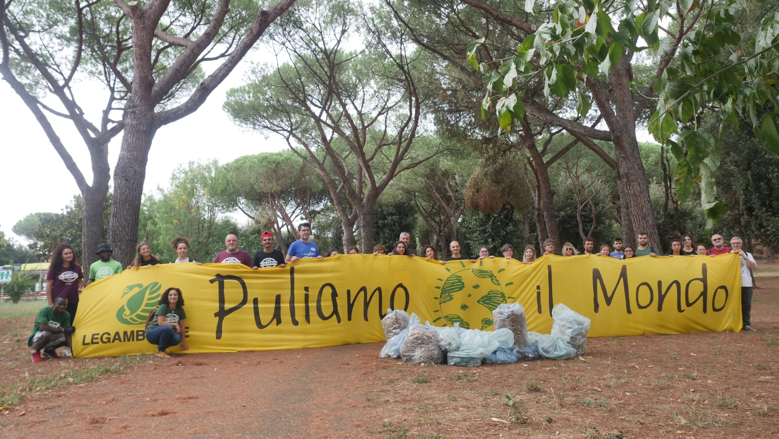 Da Roma parte Puliamo il Mondo per un Clima di Pace: 50 kg i rifiuti raccolti dal Parco Madre Teresa di Calcutta in Via Togliatti