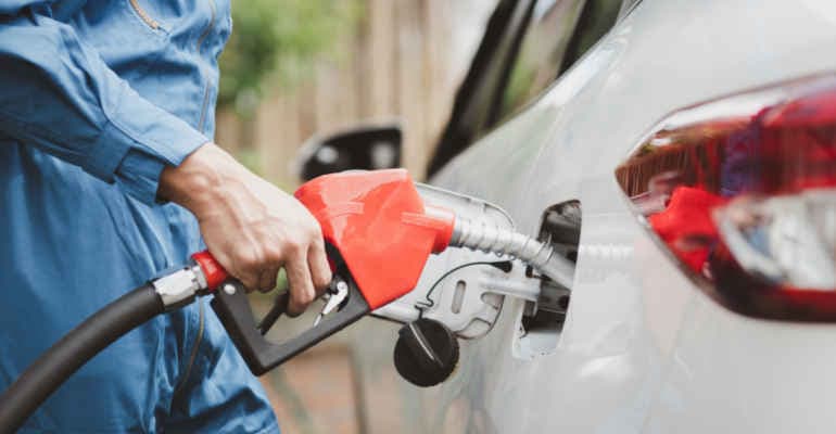 Italia unica in Europa con incentivi per auto inquinanti, ma in ritardo nell’adozione dell’elettrico
