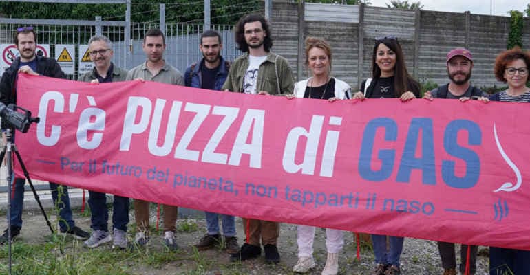 “C’è puzza di gas” fa tappa in Piemonte e in Lombardia