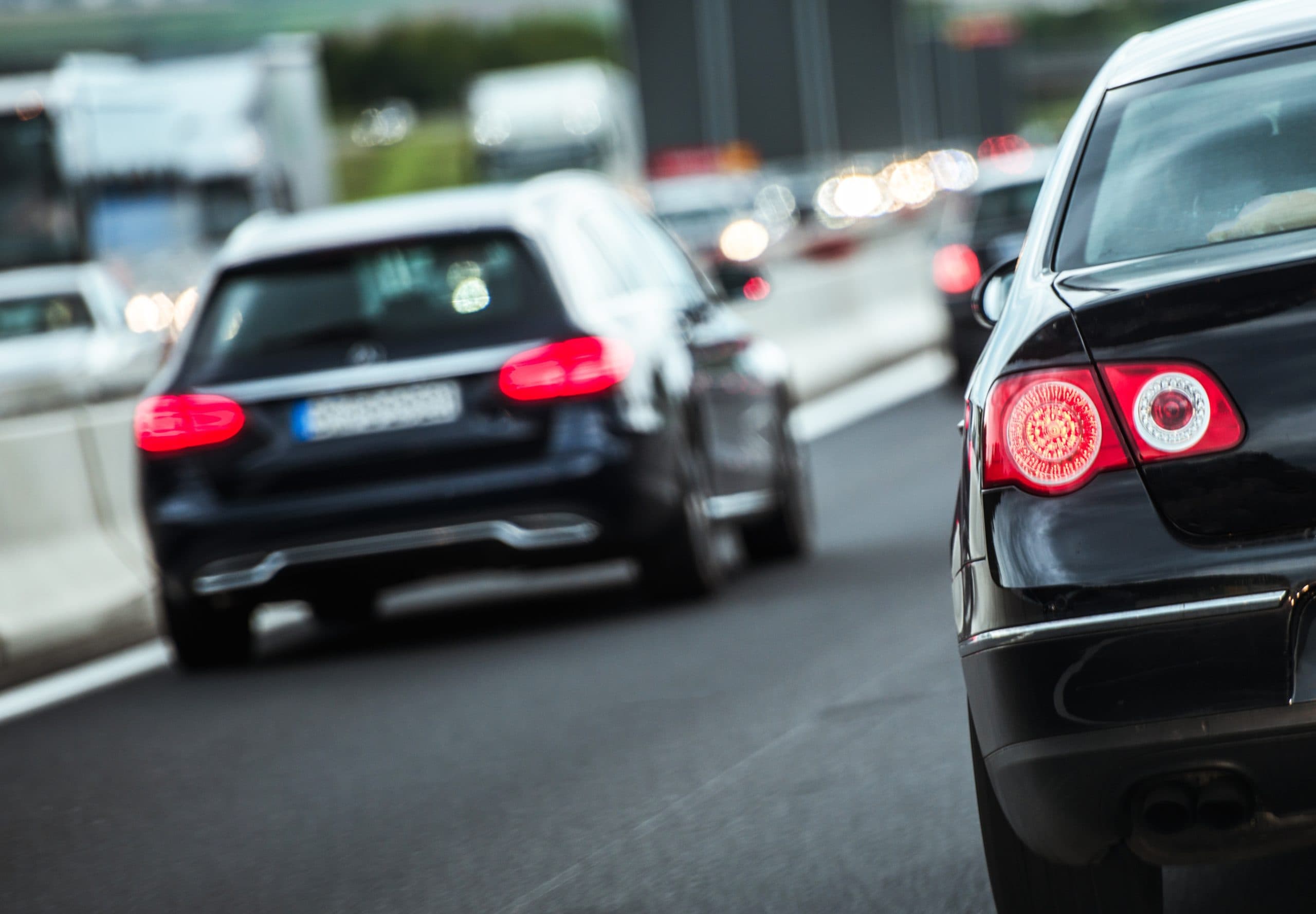 macchine su autostrada